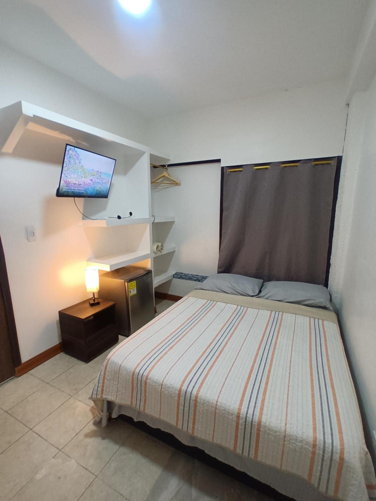 Pensión Confortable Y A 1 Cuadra De La Playa Unisanandres 9a *