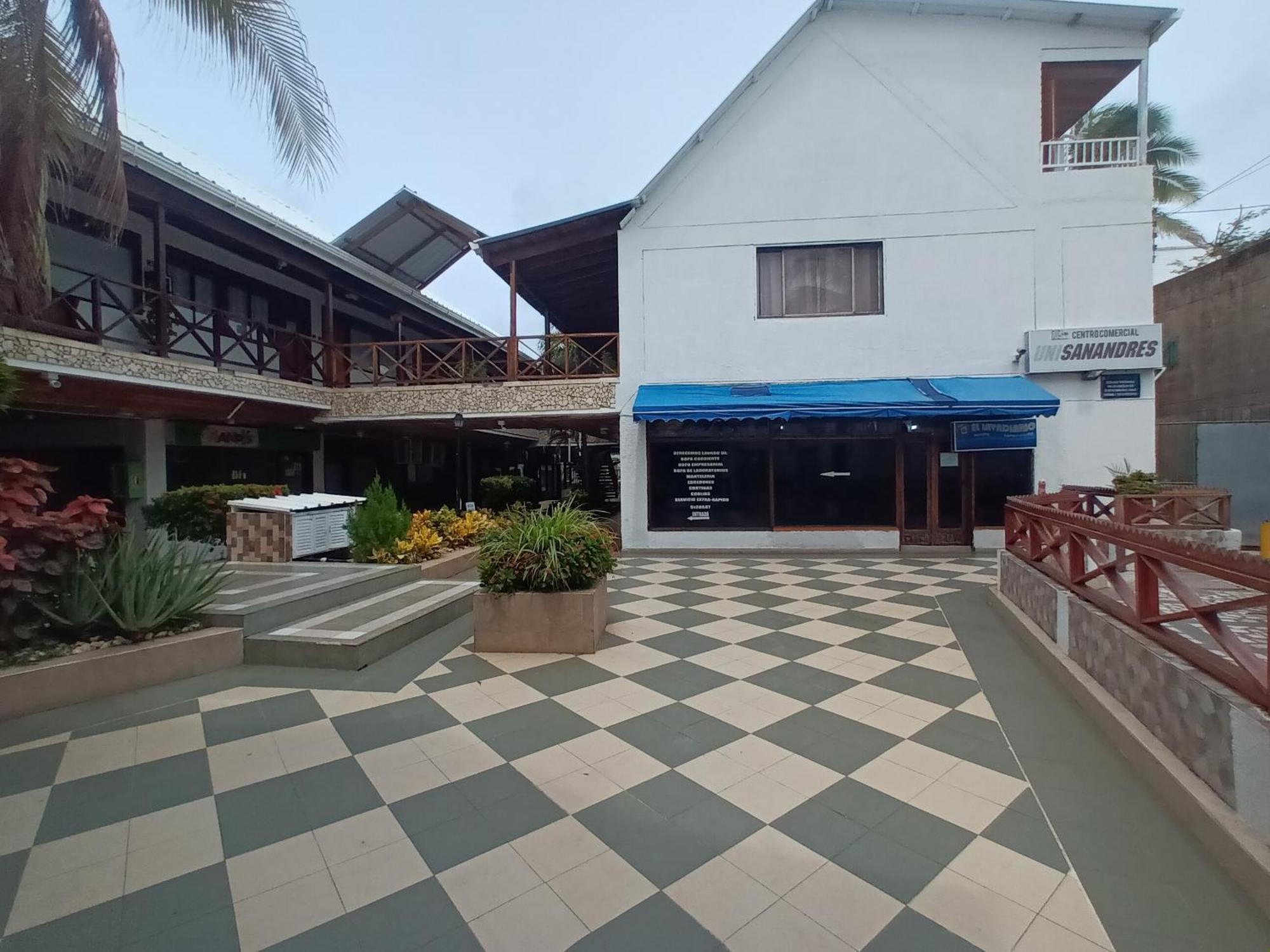 Confortable Y A 1 Cuadra De La Playa Unisanandres 9a Casa de hóspedes